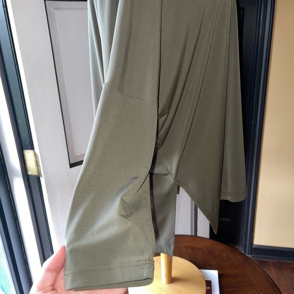 PLANET olive green light top. Size : one size fits all. Perfect condition top - Picture 8 of 11